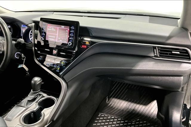 Used 2022 Toyota Camry SE FWD image 31