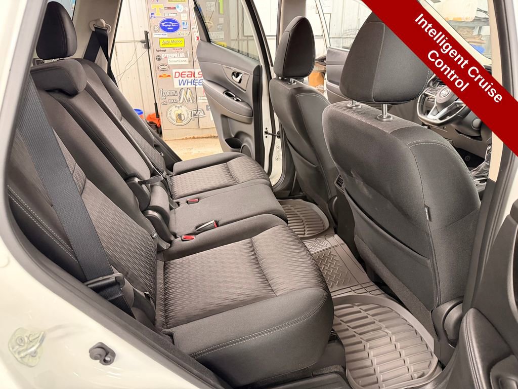 Used 2020 Nissan Rogue SV w/ Premium Package image 32