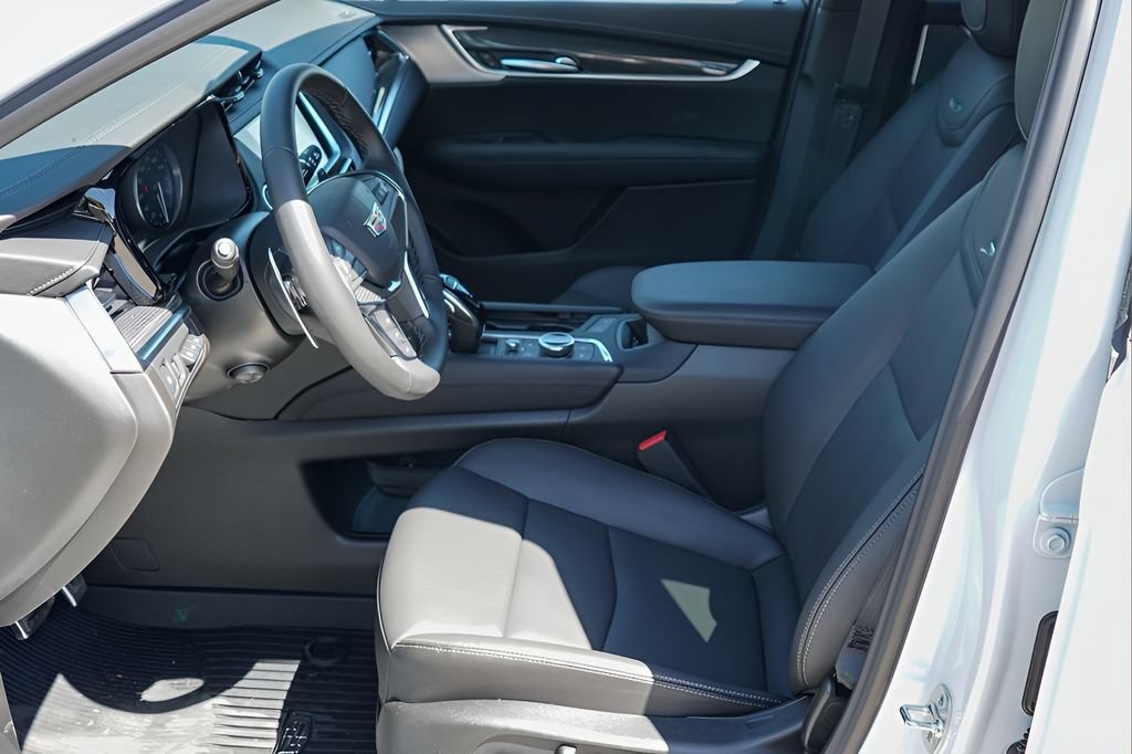 New 2026 Cadillac XT5 Sportv w/ LPO, Onyx Lite Package AWD/4WD image 9