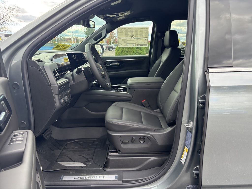 New 2026 Chevrolet Suburban LT w/ Comfort Package image 10