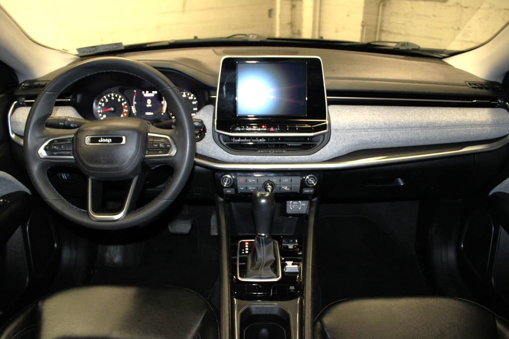 Used 2022 Jeep Compass Latitude image 9