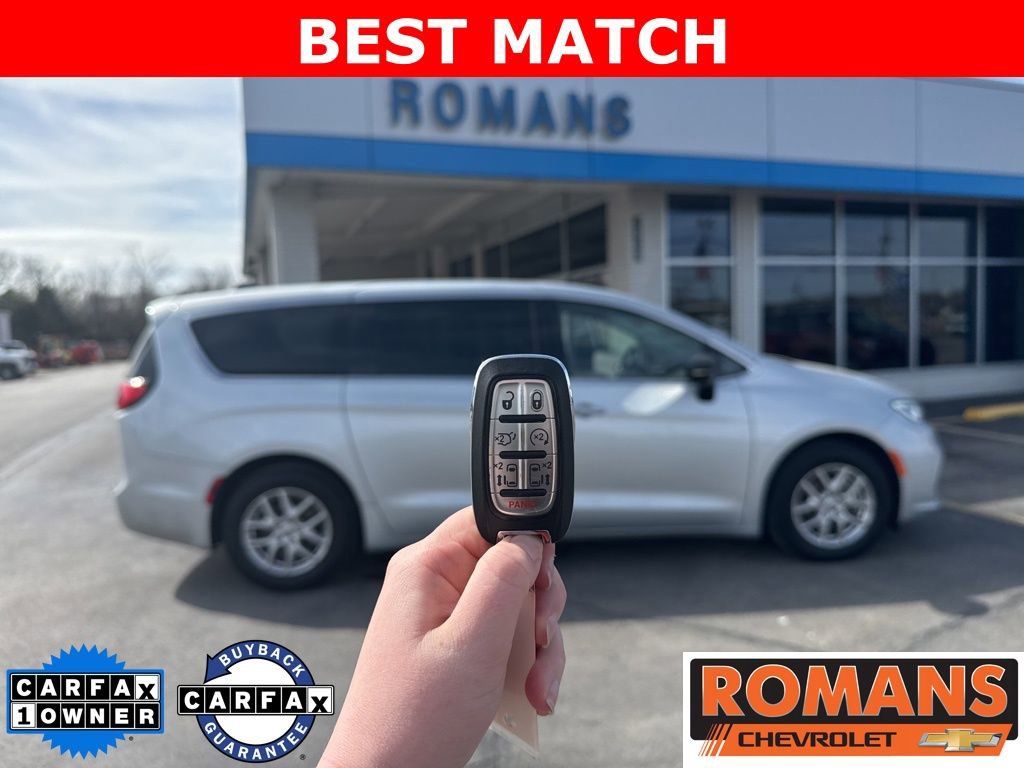 Used 2024 Chrysler Pacifica Touring-L FWD image 26