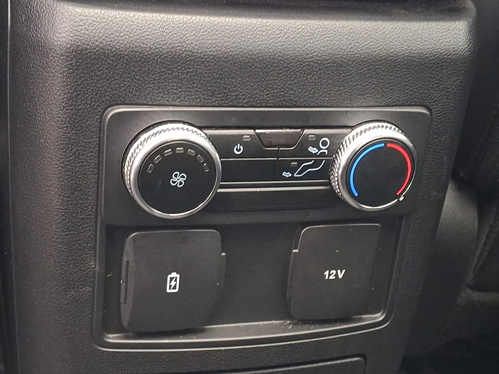 Certified 2023 Ford Explorer XLT w/ Equipment Group 202A image 13