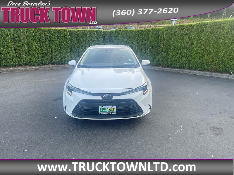 Used 2025 Toyota Corolla LE FWD image 8