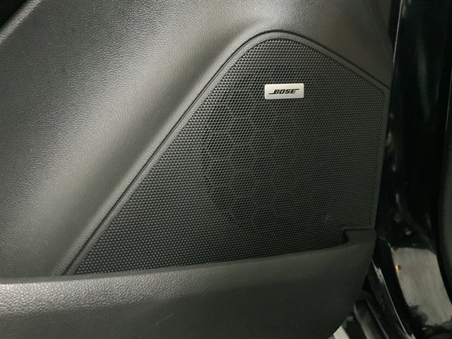 Used 2019 Chevrolet Trax Premier w/ Midnight Edition AWD/4WD image 17