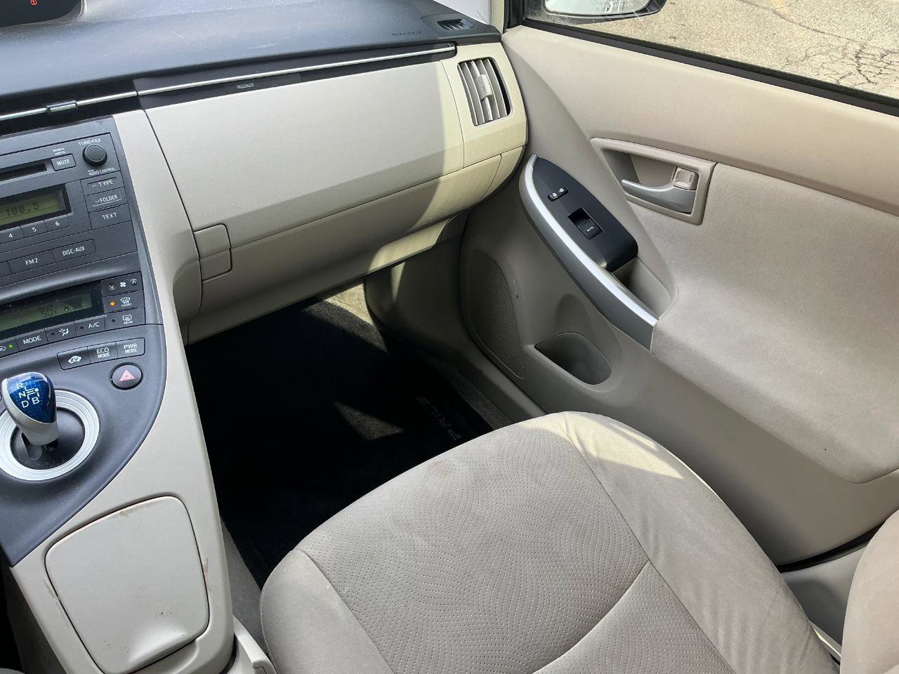 Used 2010 Toyota Prius Five image 17