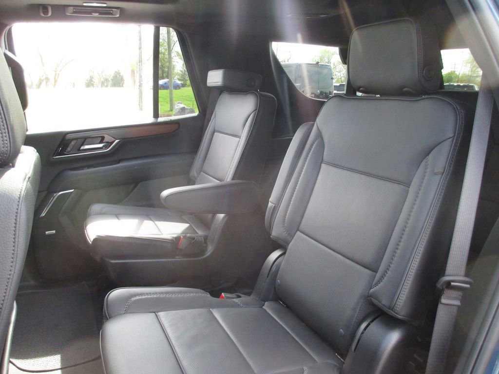 Used 2026 GMC Yukon Denali w/ Sun & Power Step Package image 24