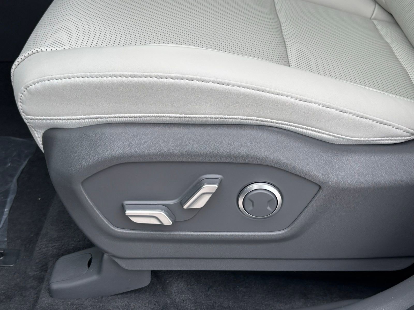 New 2026 Hyundai Santa Fe SEL FWD image 13