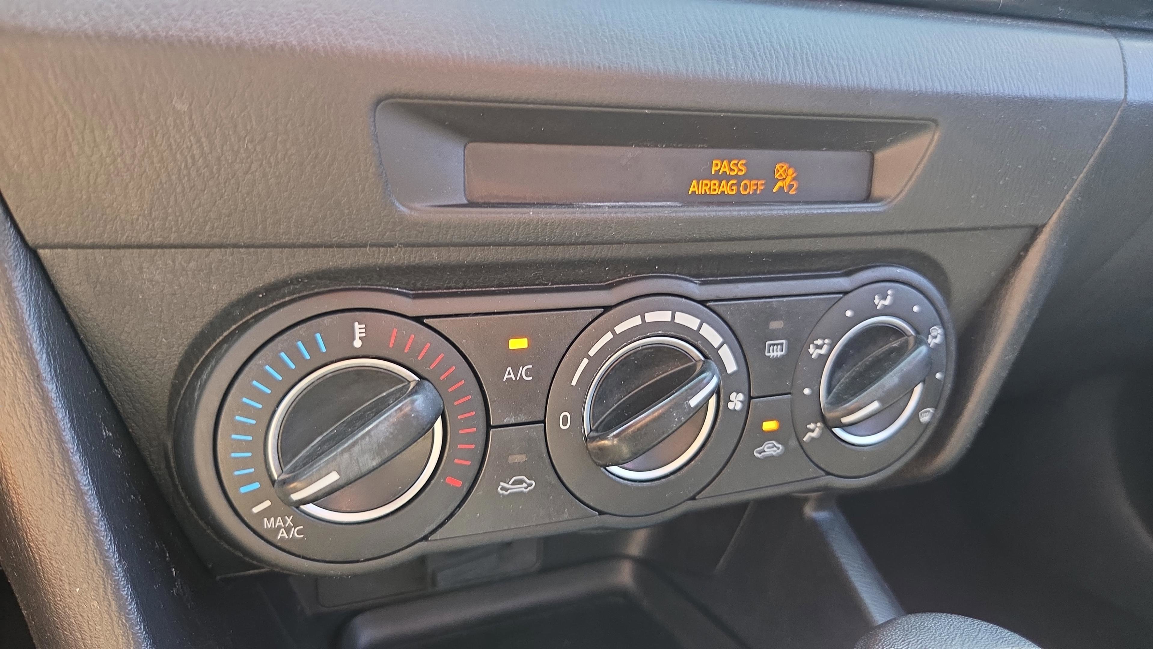 Used 2016 MAZDA MAZDA3 i Touring image 21