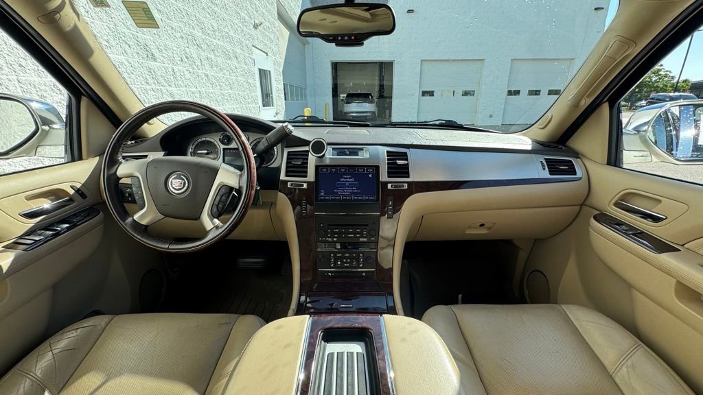 Used 2014 Cadillac Escalade ESV Luxury AWD/4WD image 15