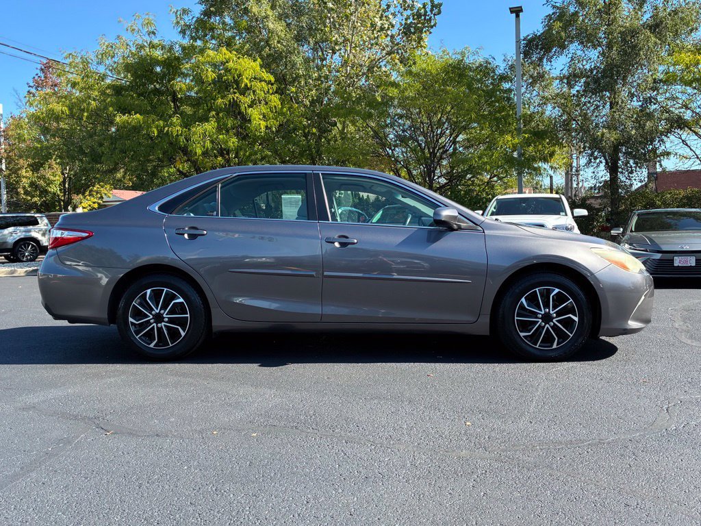 Used 2015 Toyota Camry LE FWD image 4