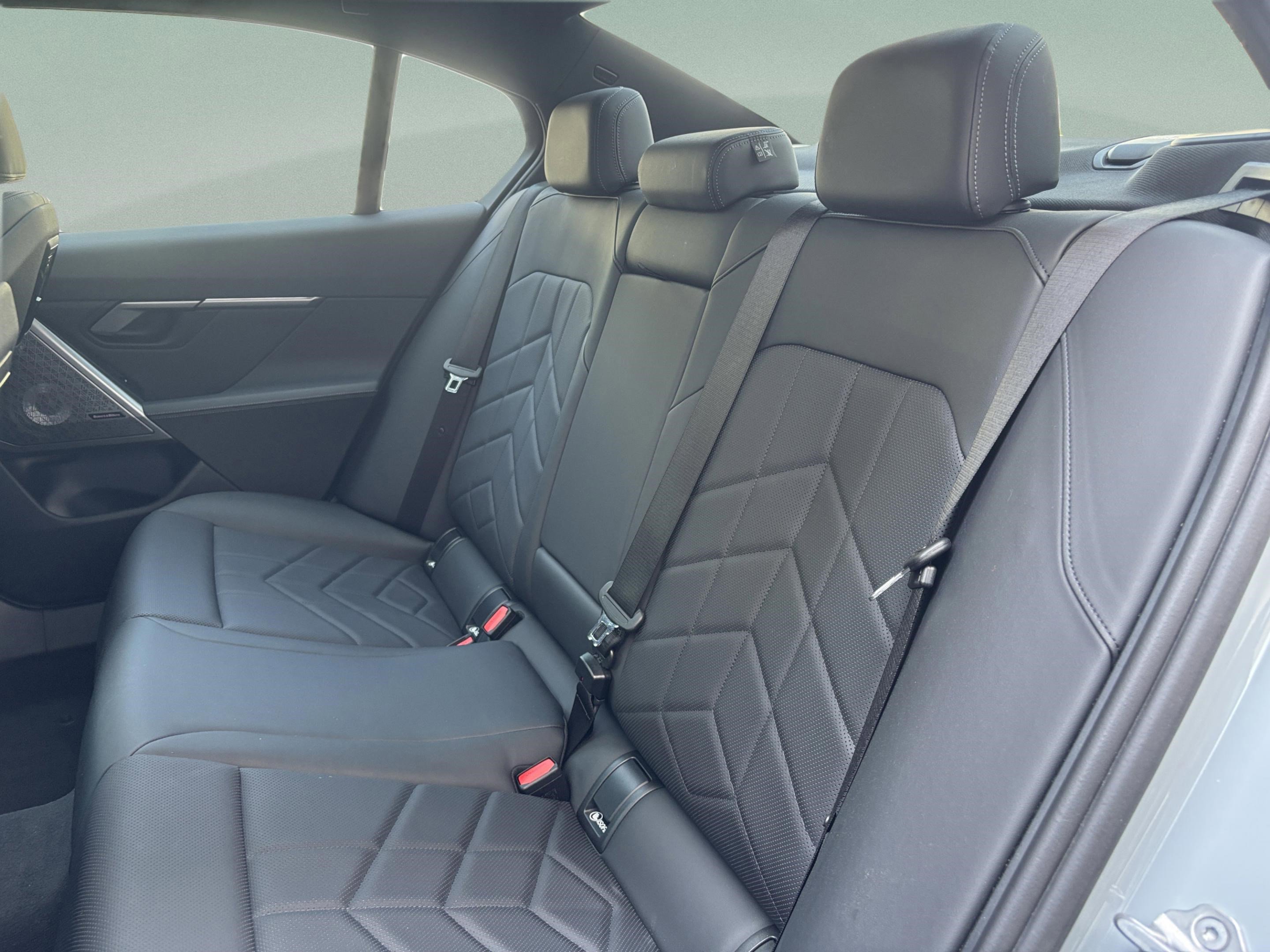 Used 2024 BMW i5 M60 w/ Premium Package image 29