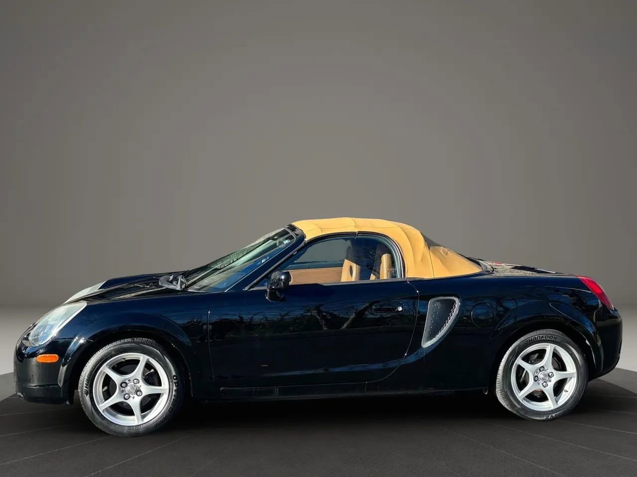 Used 2002 Toyota MR2 image 8