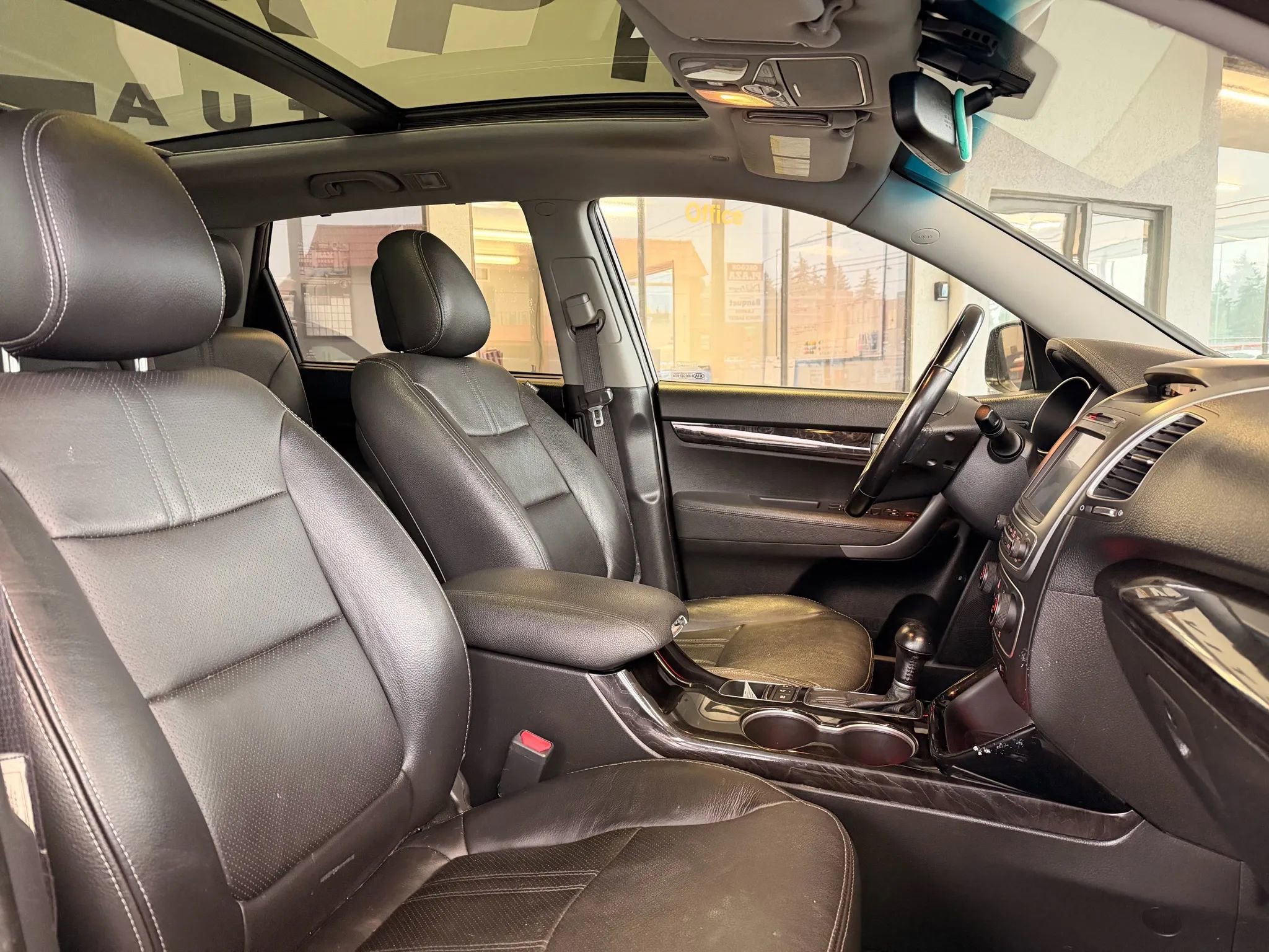 Used 2014 Kia Sorento SX w/ 3rd Row Package image 6