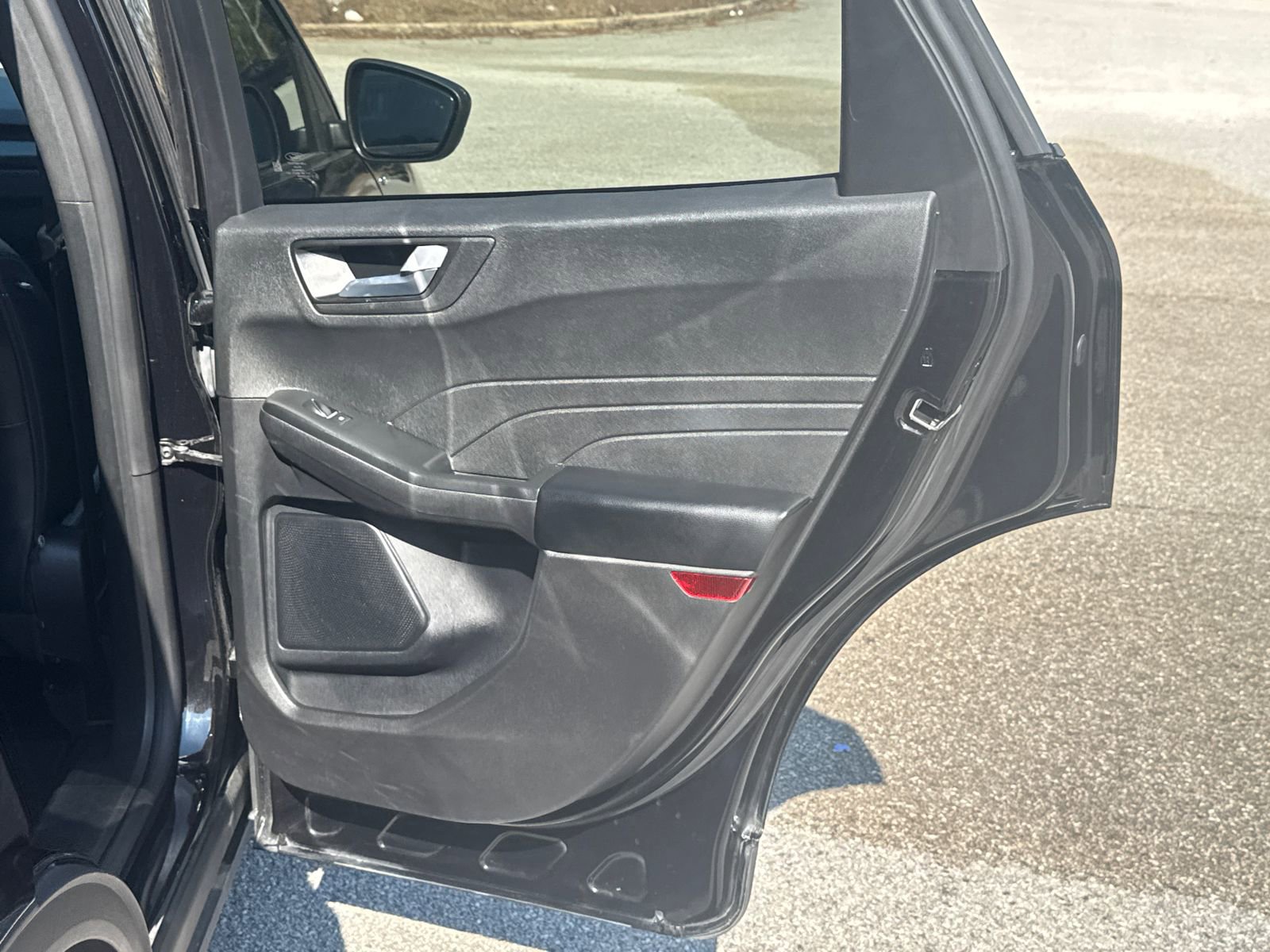 Used 2025 Ford Escape ST-Line FWD image 16