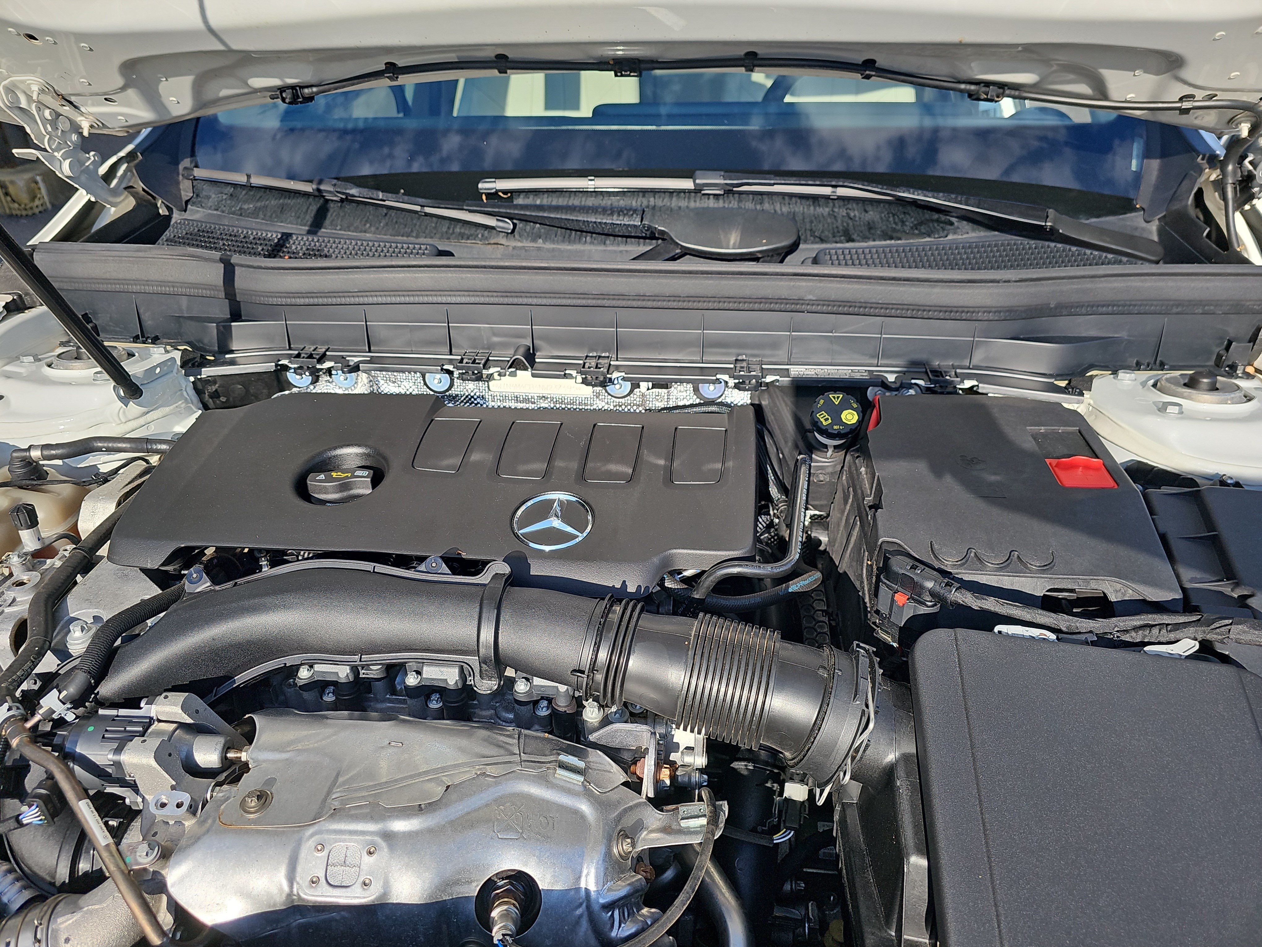 Used 2022 Mercedes-Benz GLB 250 image 32