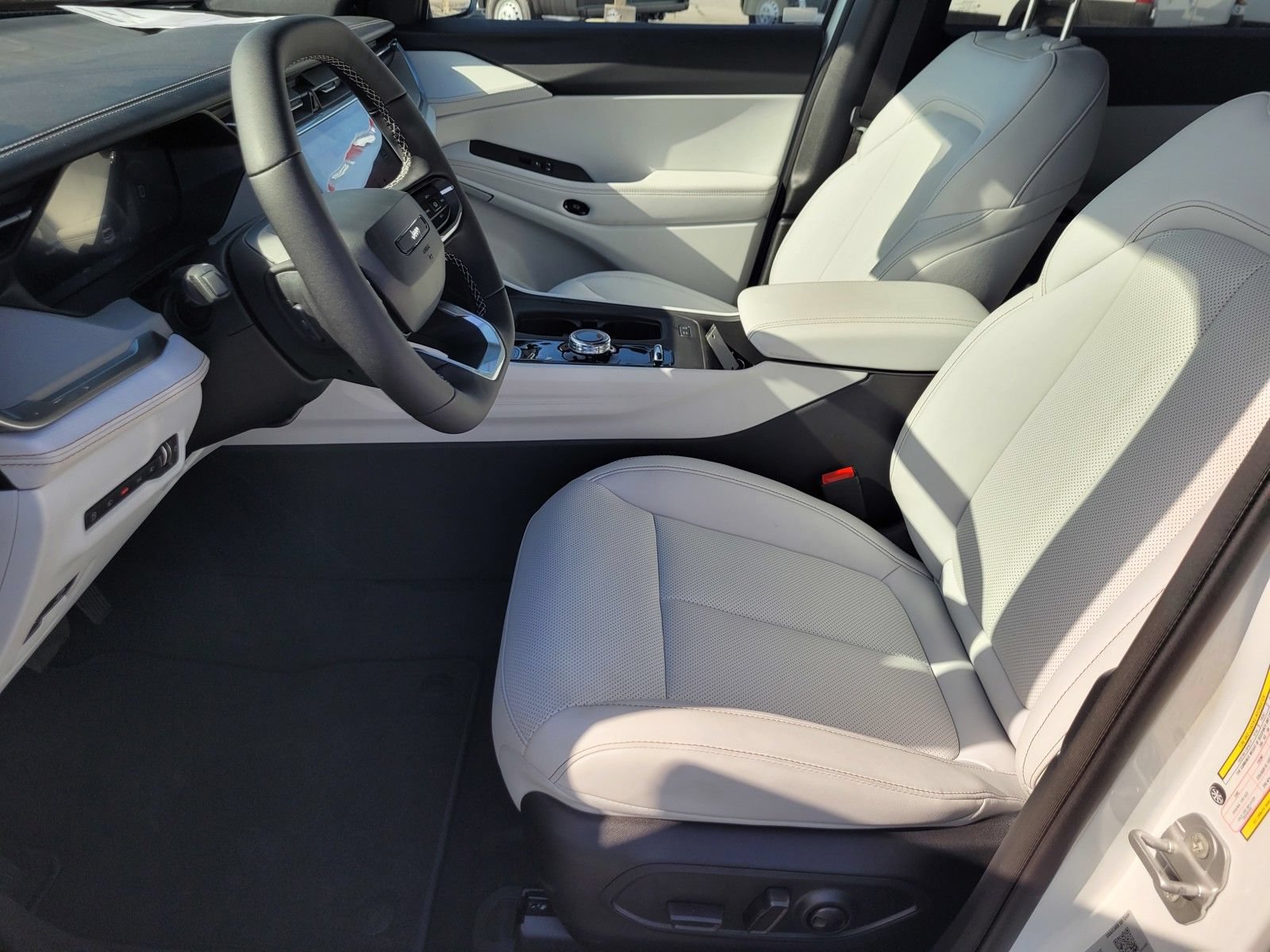New 2026 Jeep Cherokee Limited AWD/4WD image 11