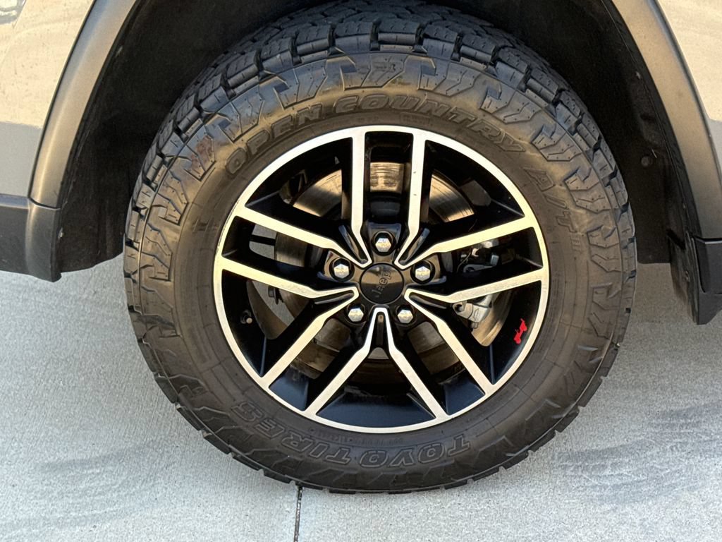 Used 2021 Jeep Grand Cherokee Trailhawk AWD/4WD image 10
