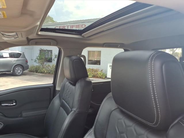 Certified 2024 Nissan Frontier SL image 5
