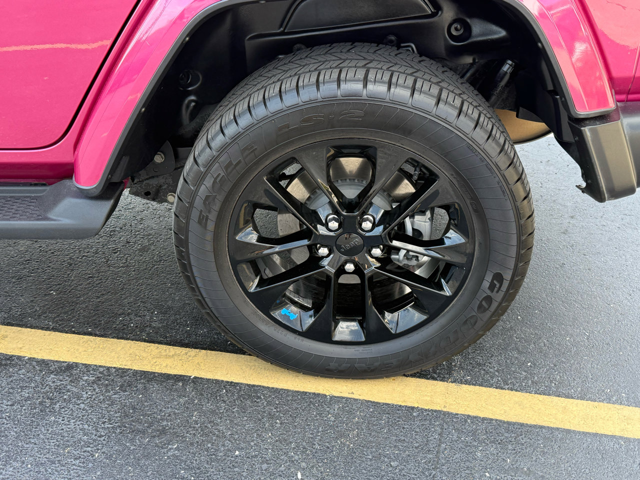 Used 2022 Jeep Wrangler Unlimited Sahara w/ Cold Weather Group image 11