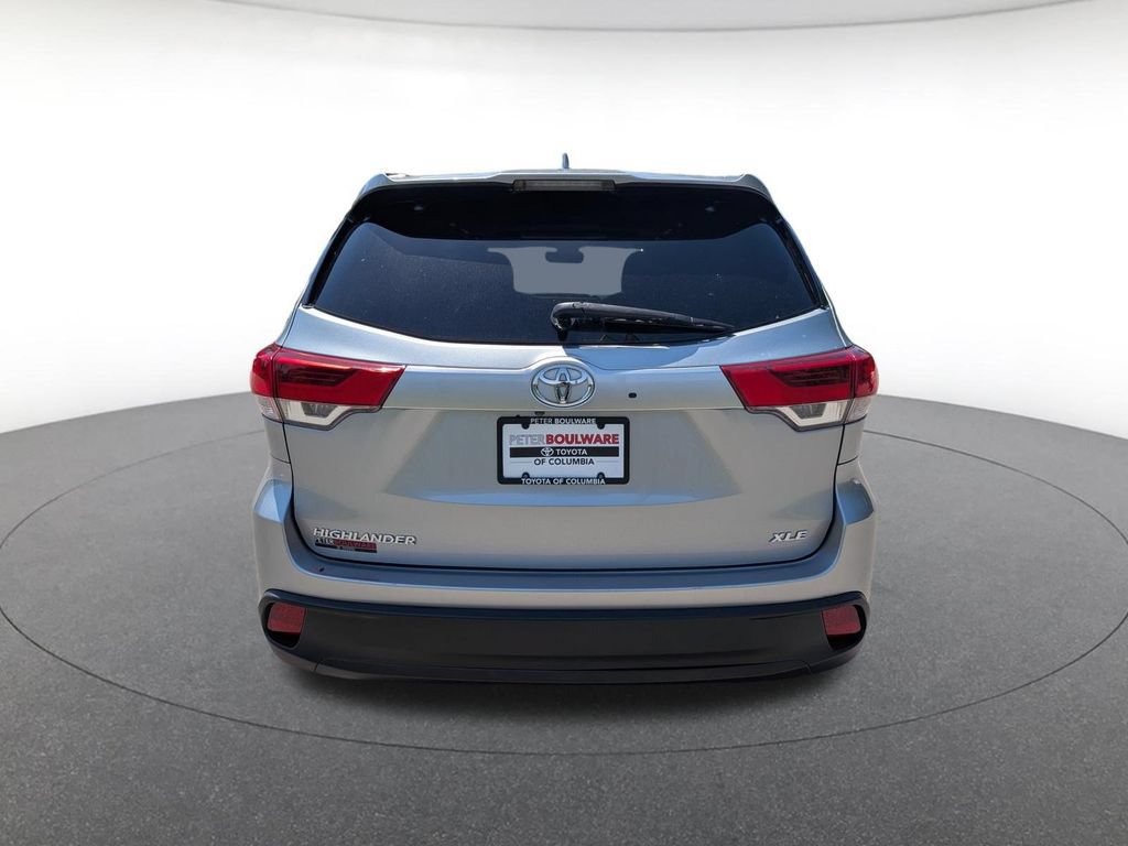 Used 2018 Toyota Highlander XLE FWD image 4