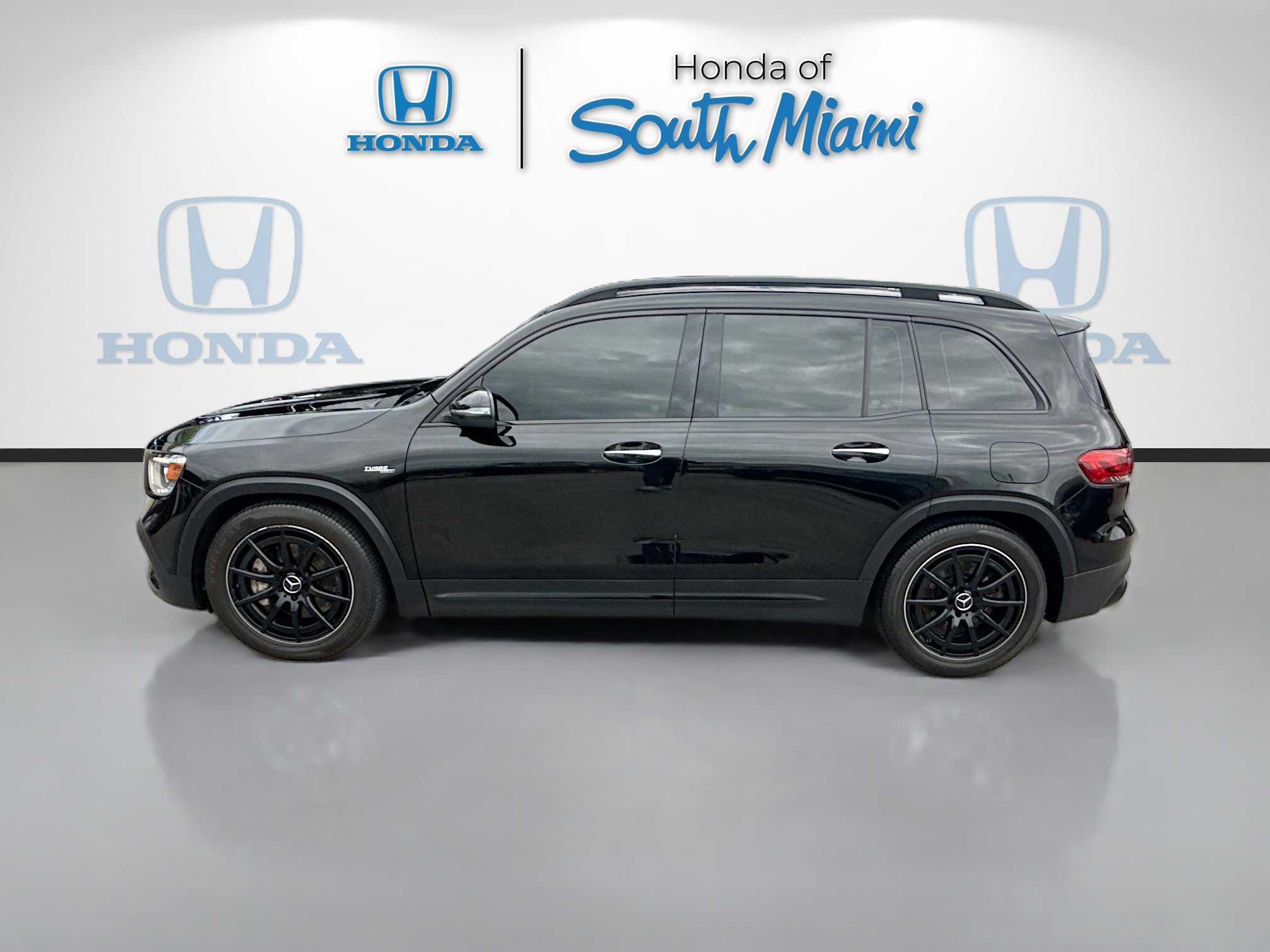 Used 2021 Mercedes-Benz GLB 35 AMG 4MATIC image 4