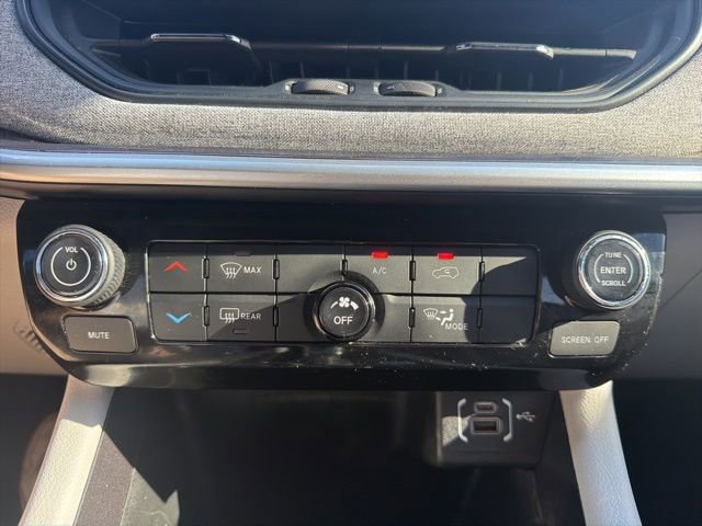 Used 2023 Jeep Compass Latitude AWD/4WD image 29