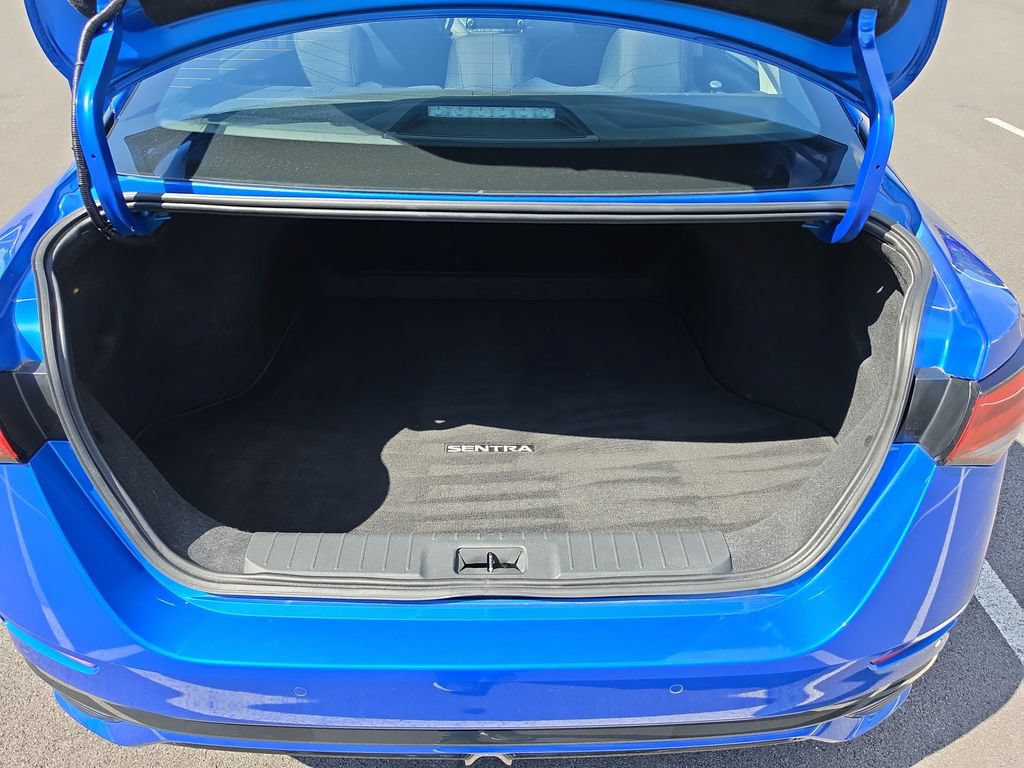 Used 2025 Nissan Sentra SR FWD image 11