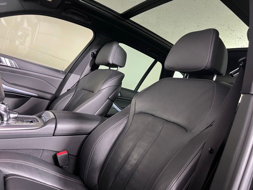 Used 2019 BMW X5 xDrive50i w/ M Sport Package image 5