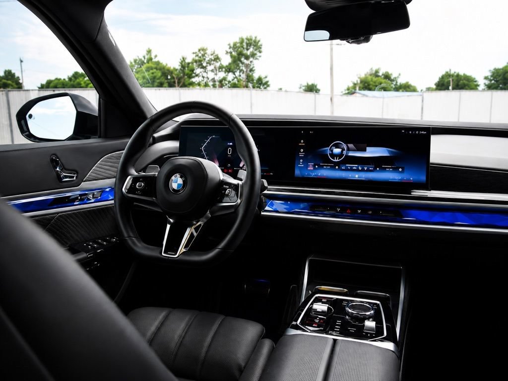 Used 2025 BMW 740i xDrive w/ Executive Package AWD/4WD image 24