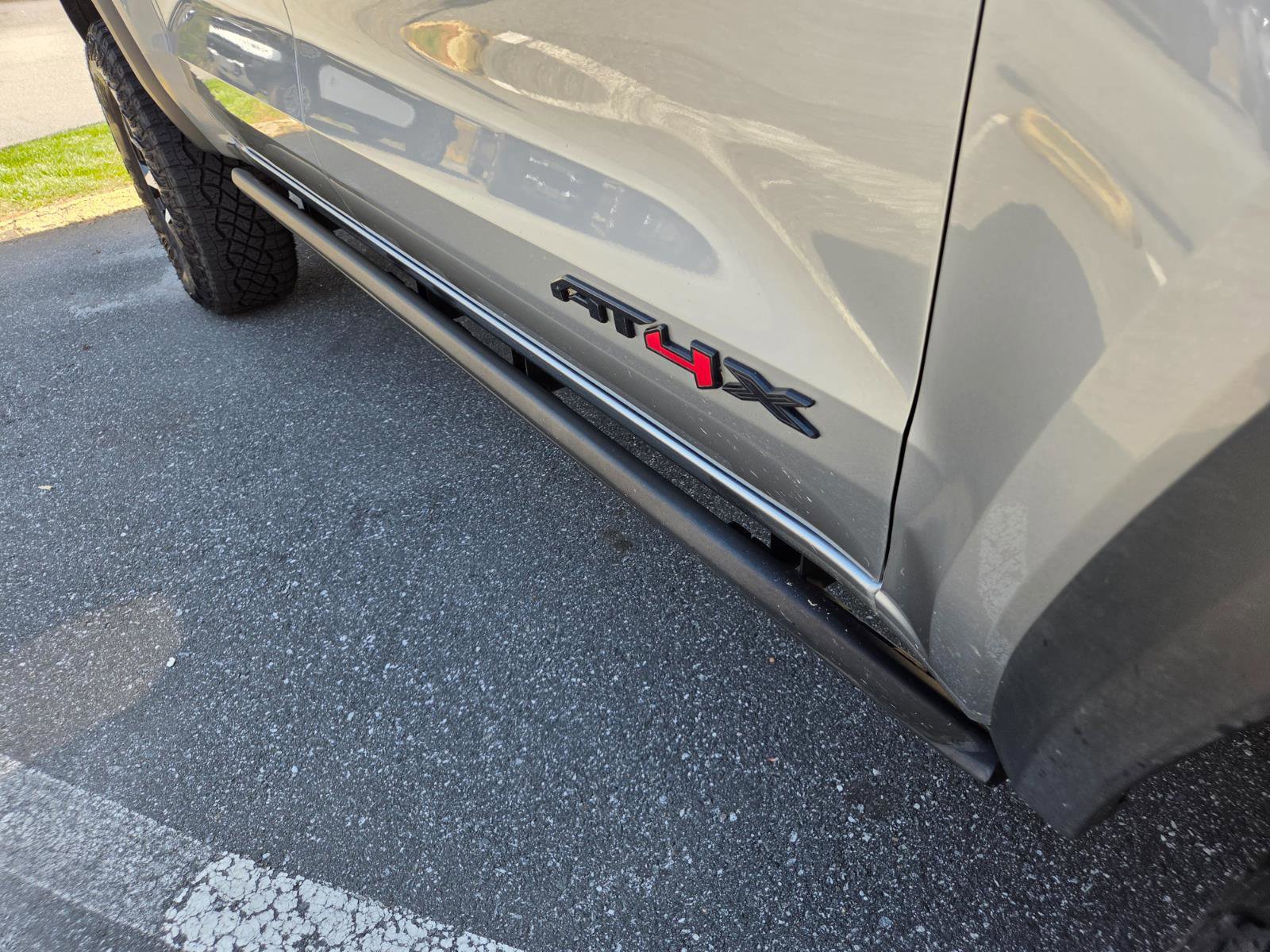 Used 2023 GMC Canyon AT4X image 6