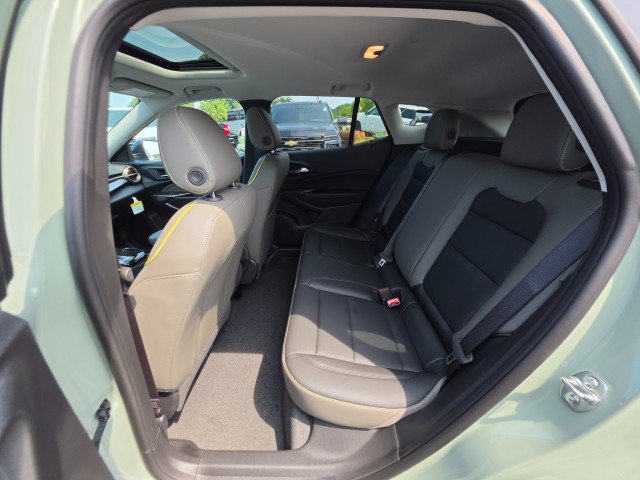 New 2026 Chevrolet Trax ACTIV w/ Sunroof Package FWD image 19
