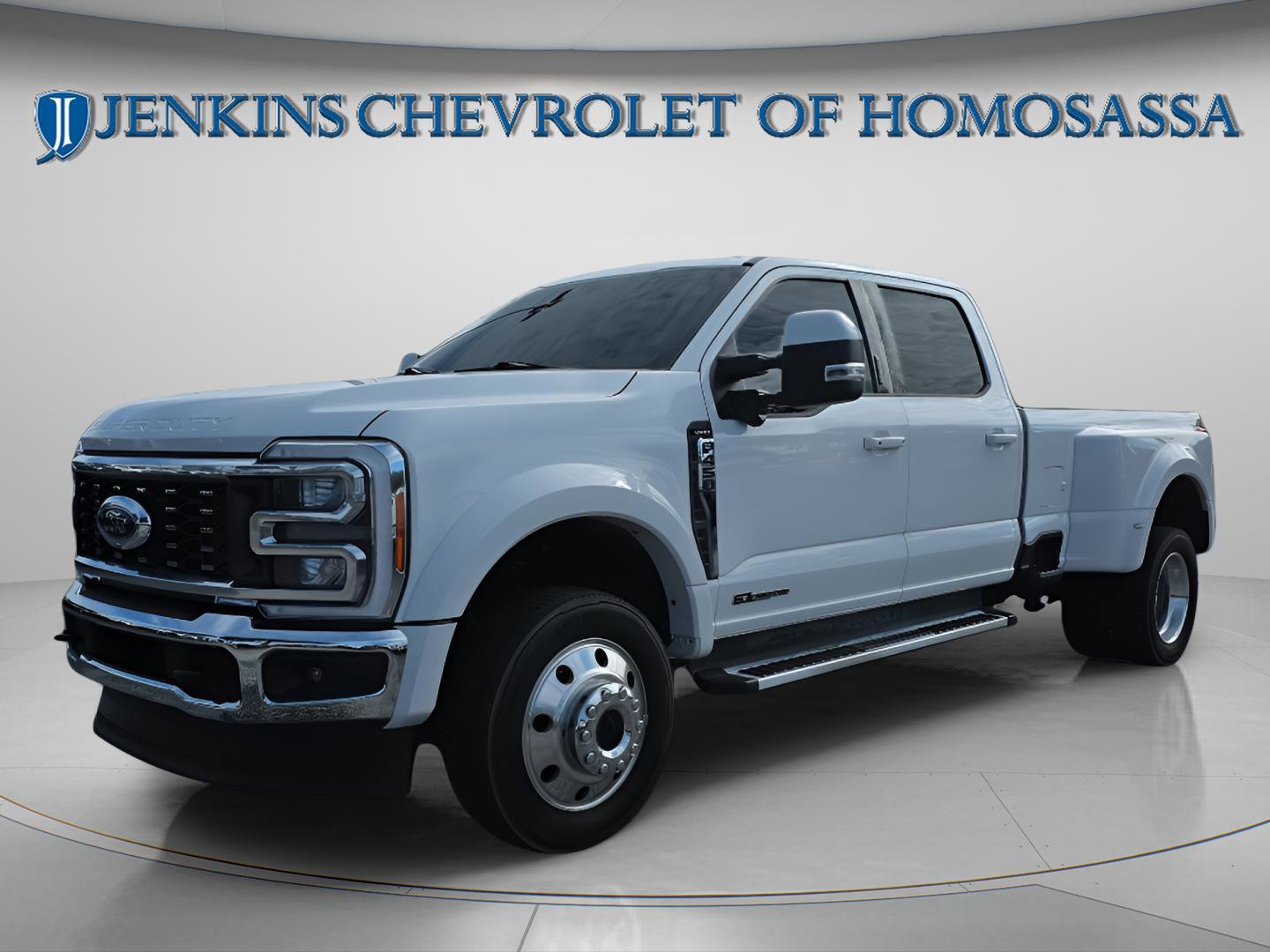 Used 2023 Ford F450 Lariat image 1