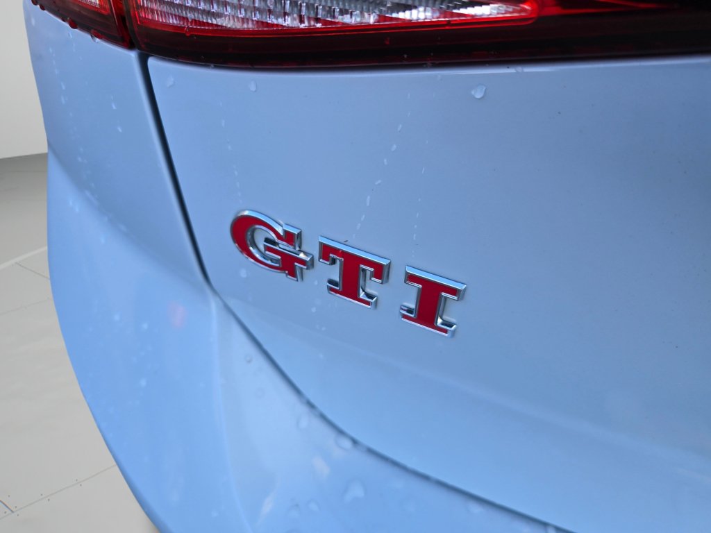 Used 2021 Volkswagen GTI Autobahn FWD image 29