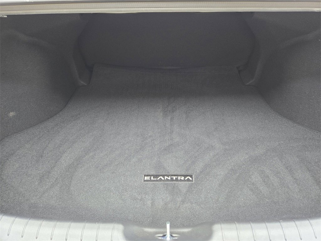 Used 2025 Hyundai Elantra Sport image 22