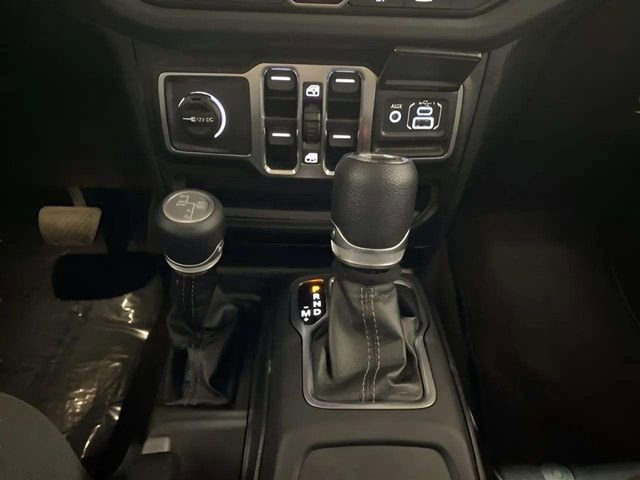 Used 2025 Jeep Wrangler Unlimited Sahara w/ Safety Group AWD/4WD image 67