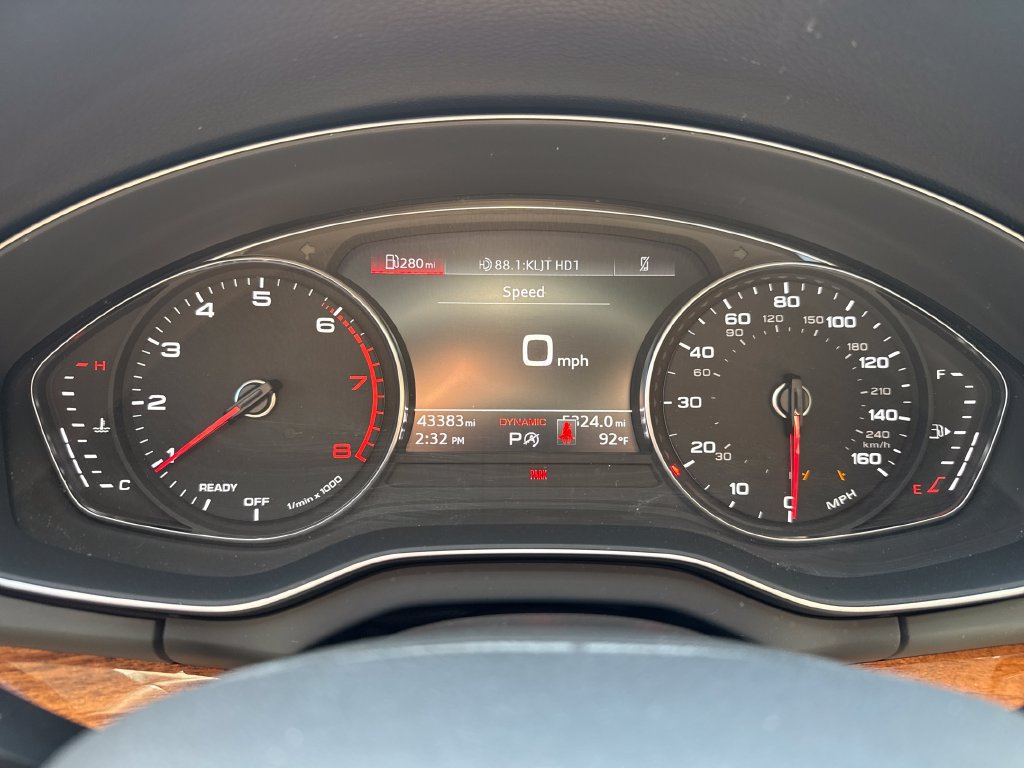 Used 2023 Audi Q5 2.0T Premium w/ Convenience Package AWD/4WD image 16