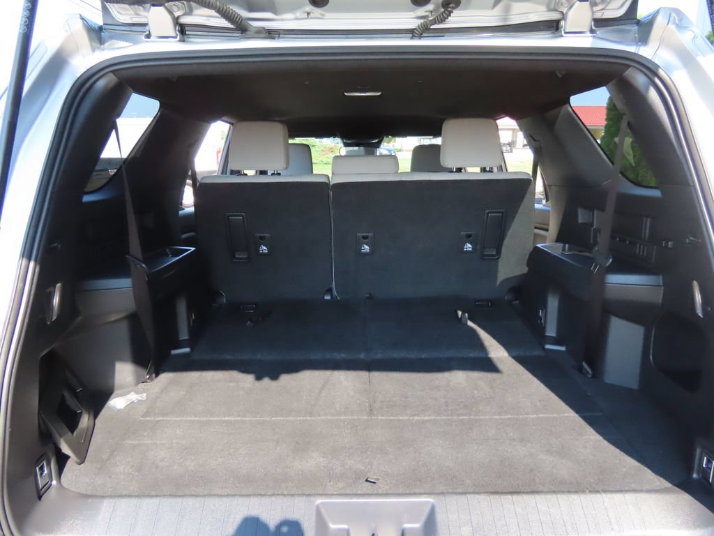 Used 2025 Toyota 4Runner SR5 AWD/4WD image 29