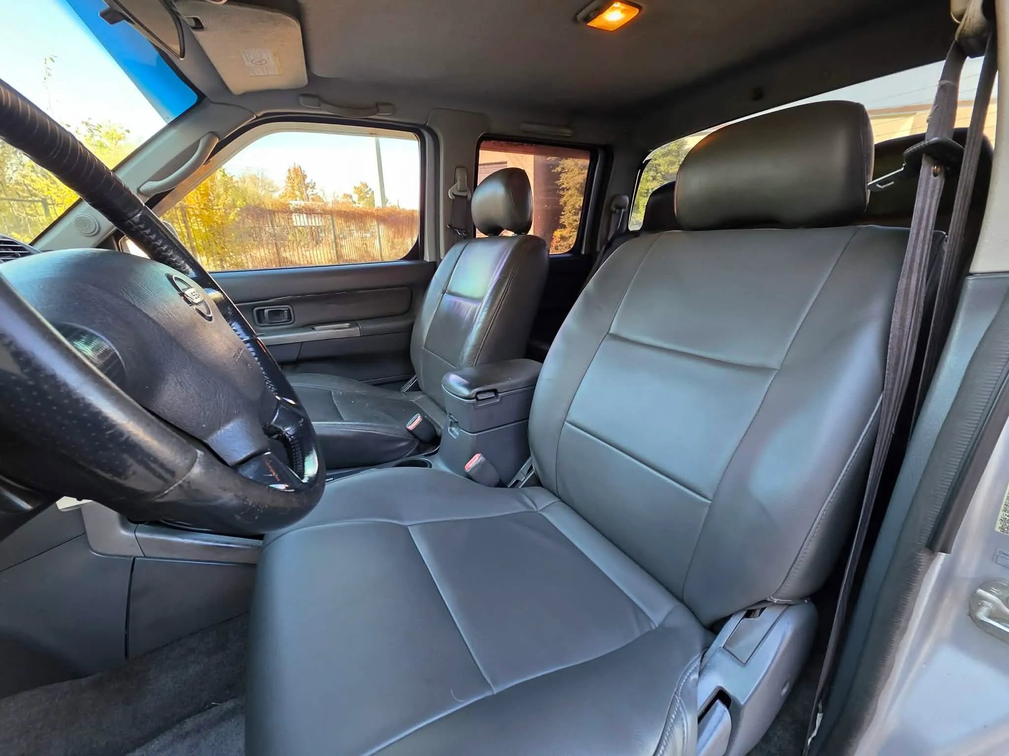 Used 2002 Nissan Frontier SE image 10