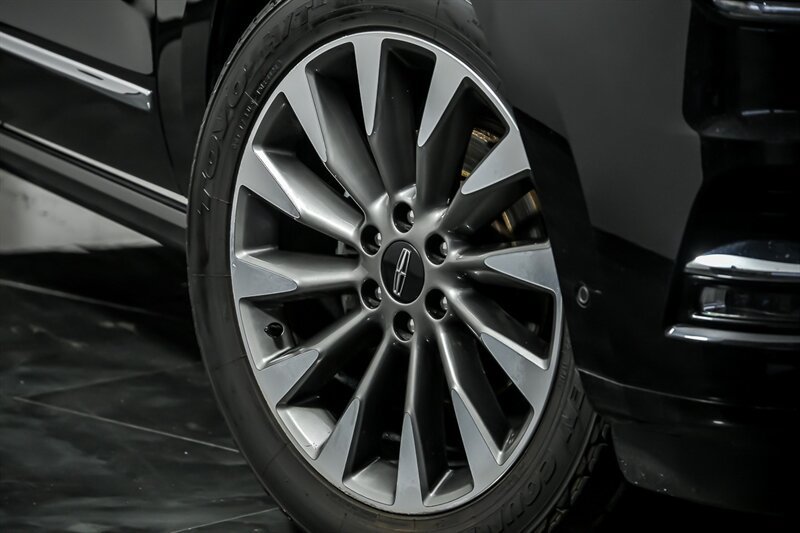 Used 2020 Lincoln Navigator Reserve RWD image 3