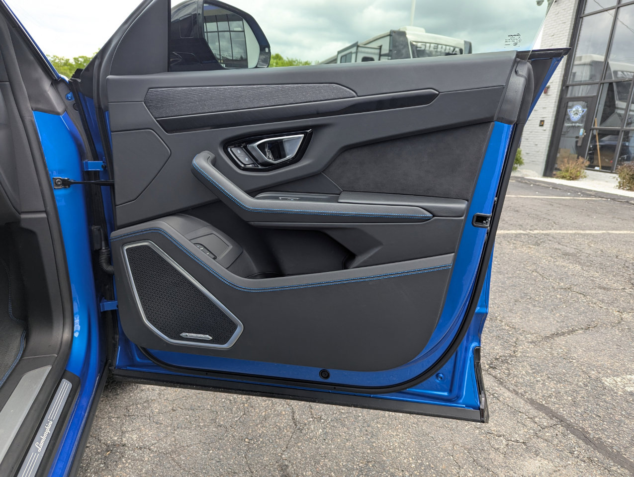 Used 2021 Lamborghini Urus image 30