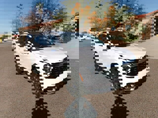 Used 2025 Kia Sportage SX image 5