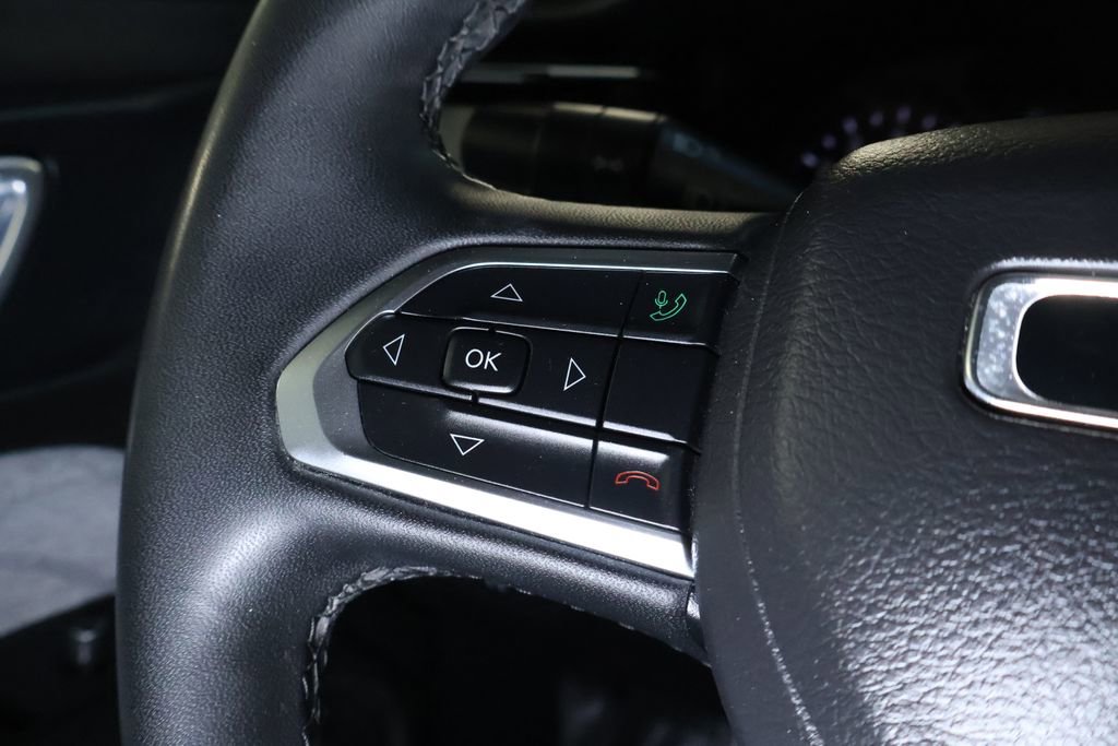 Used 2024 Jeep Compass Latitude image 21