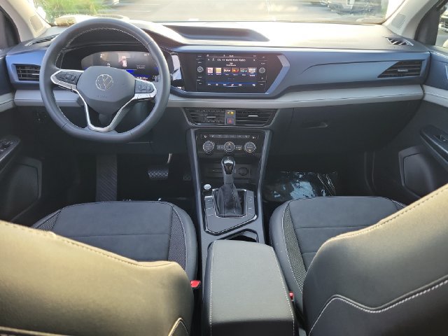 Certified 2024 Volkswagen Taos SE FWD image 12