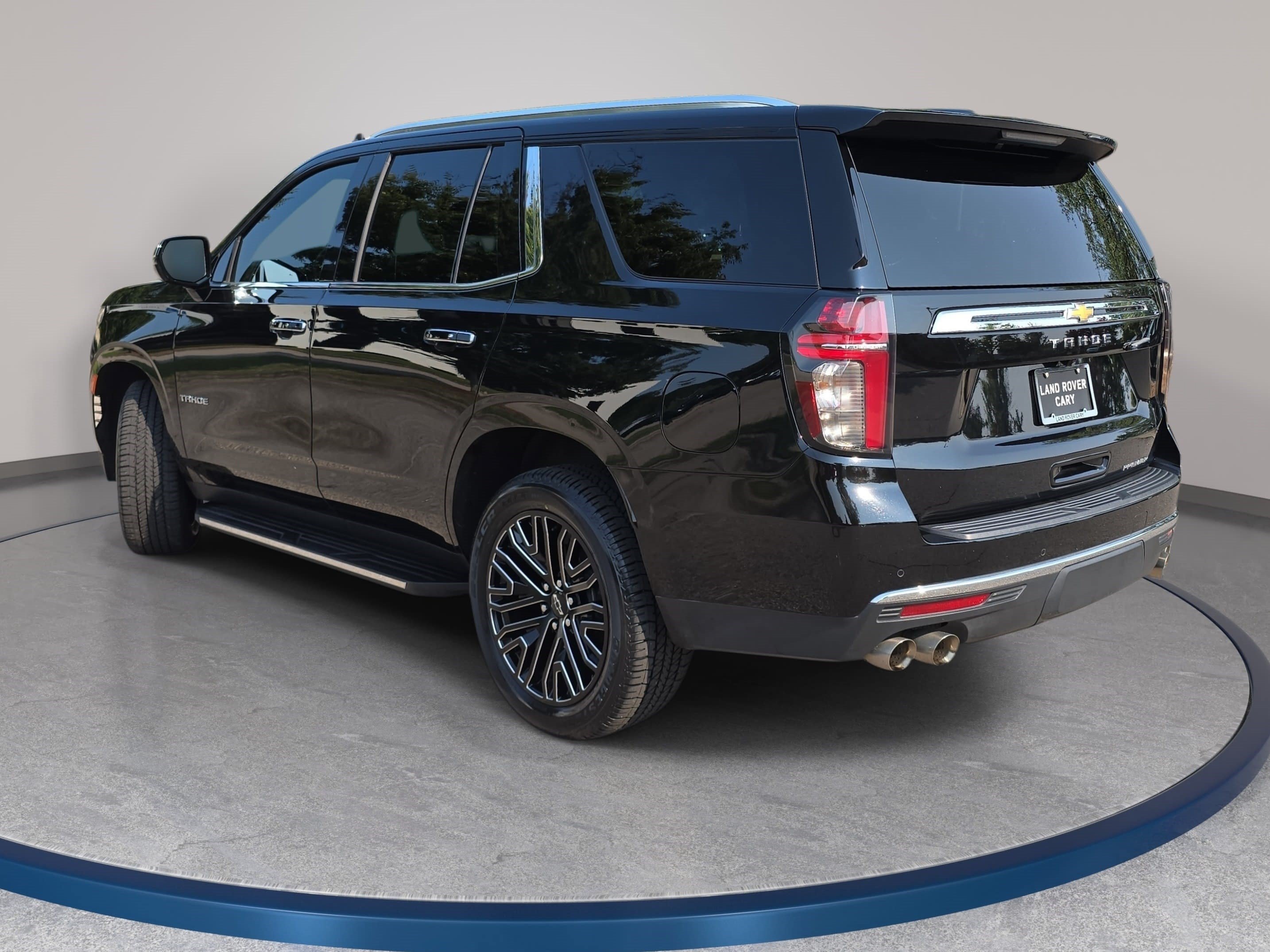 Used 2024 Chevrolet Tahoe Premier AWD/4WD image 7