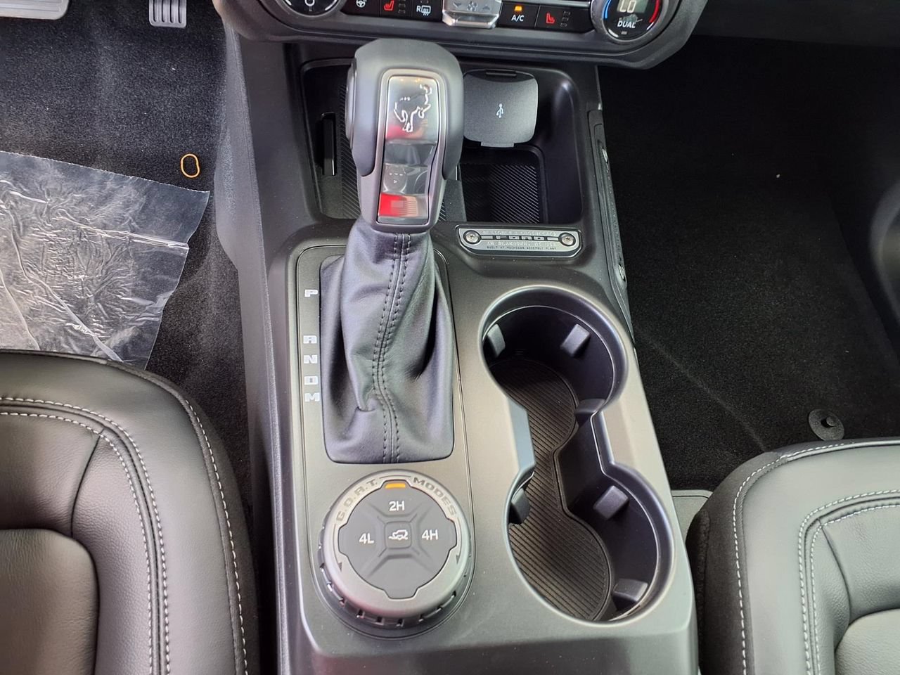 New 2026 Ford Bronco Outer Banks AWD/4WD image 14