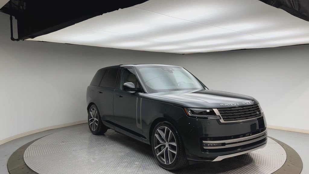 Used 2025 Land Rover Range Rover SE image 8