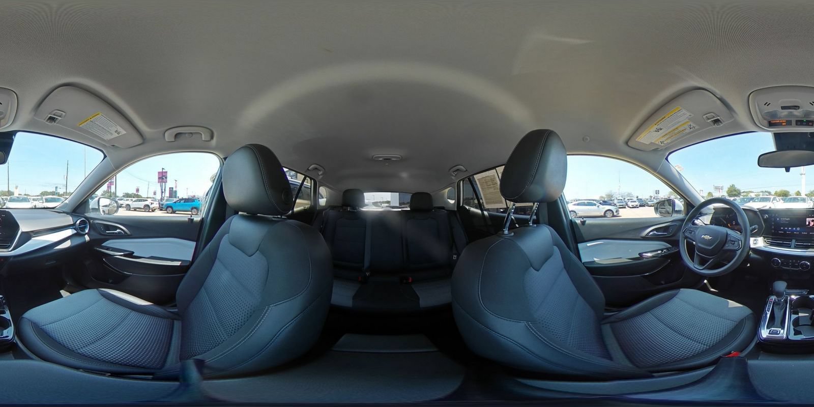 Used 2025 Chevrolet Trax LT FWD image 36
