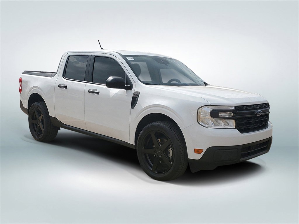 Used 2024 Ford Maverick XL image 2