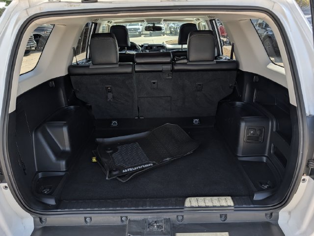 Used 2017 Toyota 4Runner SR5 Premium RWD image 28
